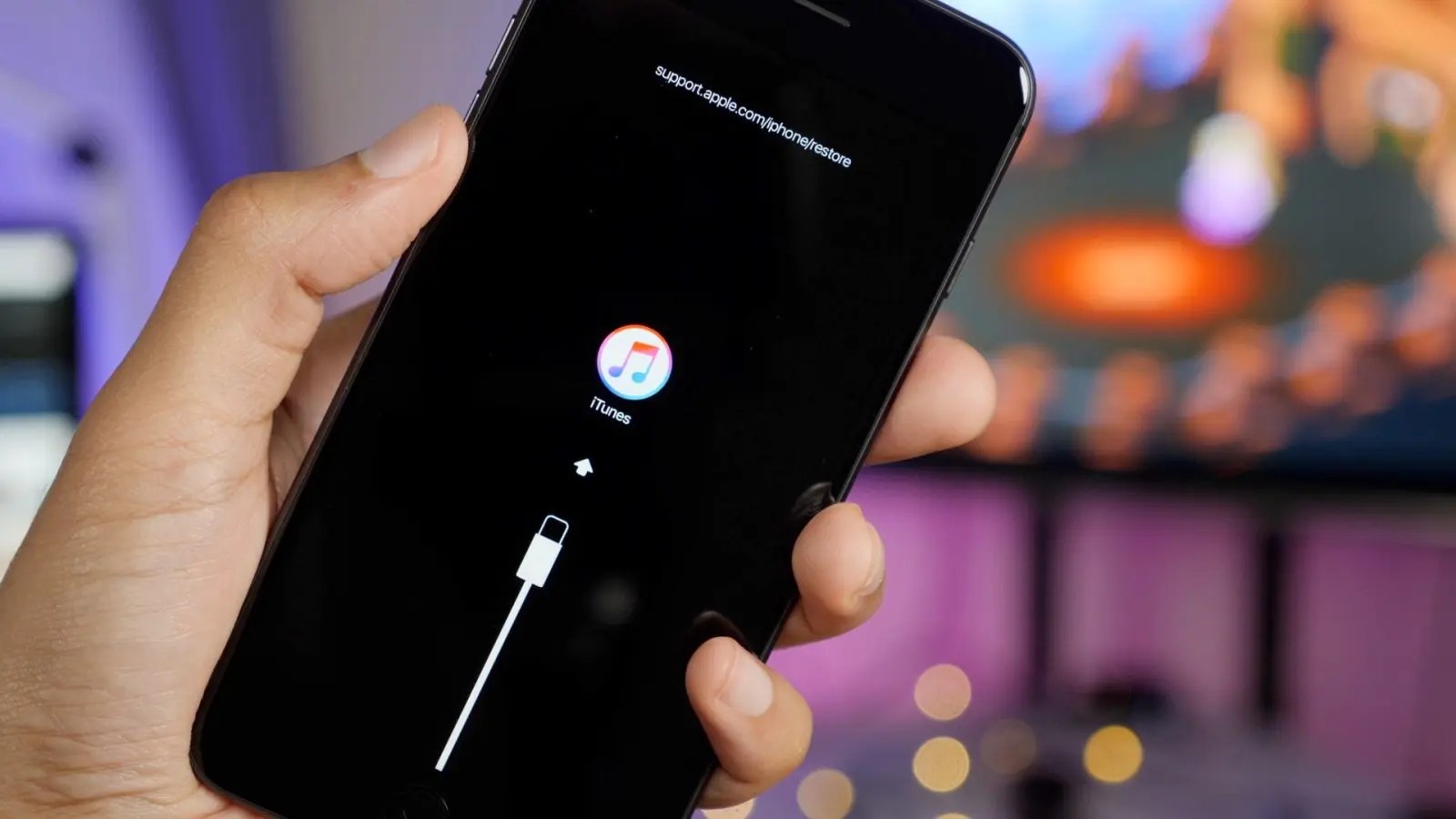 How To Put Your iPhone or iPad Into DFU Mode
