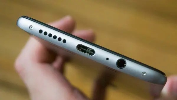 How to Fix iPhone Stuck in Headphone Mode