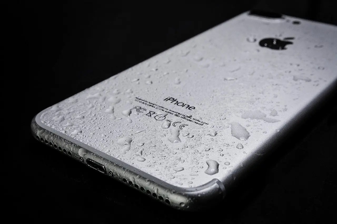 How To Fix A Water Damaged iPhone