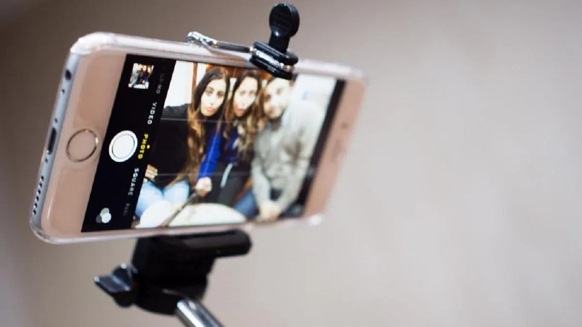 10 Best Selfie Stick You Can Buy in 2021
