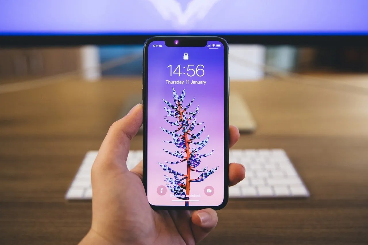 How to Change the Keyboard Color on Your Phone