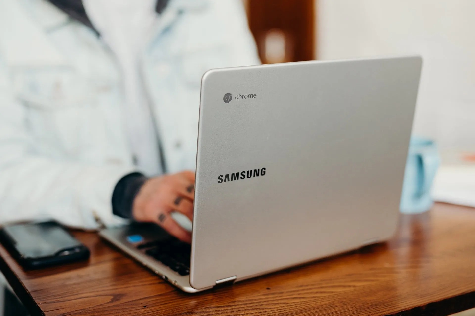 How to Charge a Chromebook Without a Charger