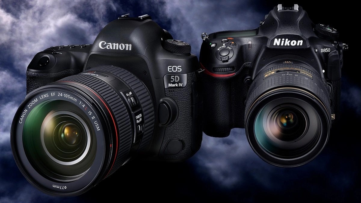 Canon vs Nikon: Which DSLR to Buy in 2022