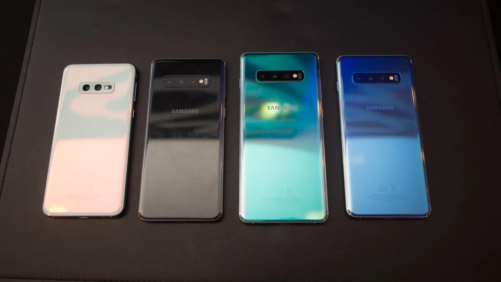 Samsung s10 год. Самсунг галакси с10е. Samsung Galaxy s10 Samsung. Самсунг s10 Plus. Samsung Galaxy s10 / s10 +.