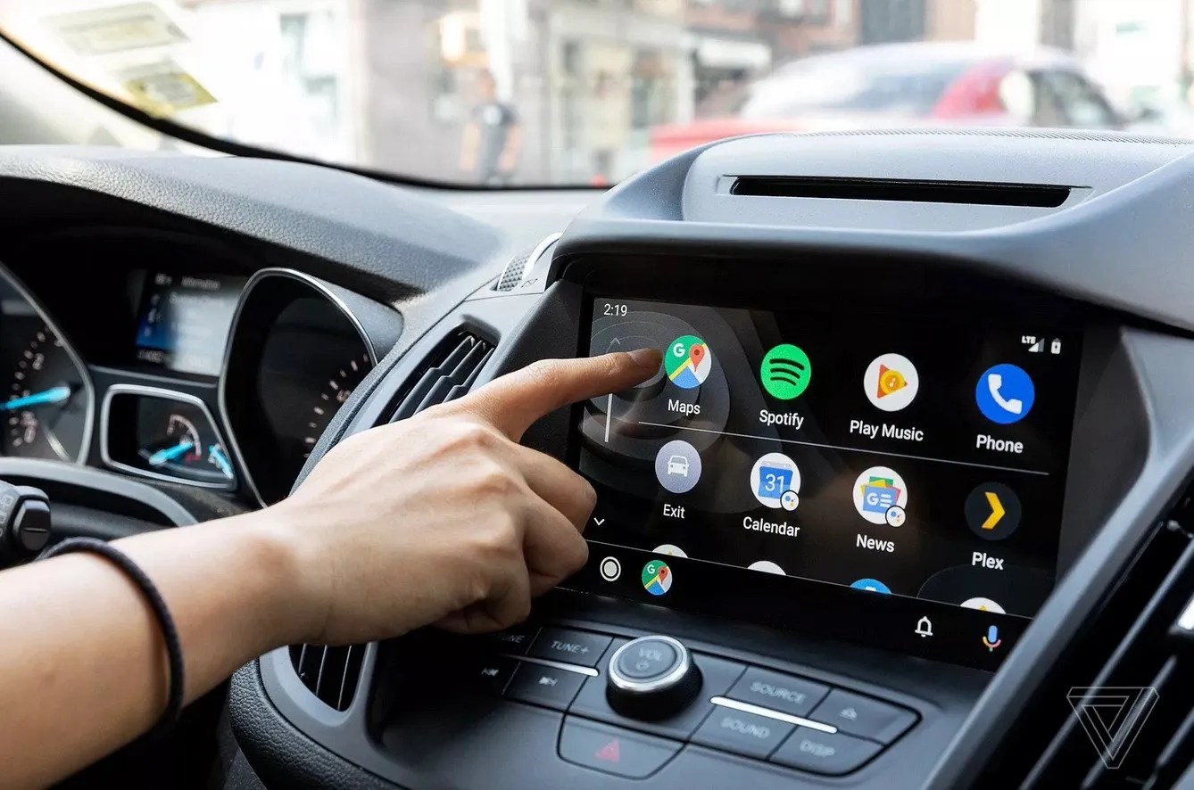 Apple CarPlay vs Android Auto