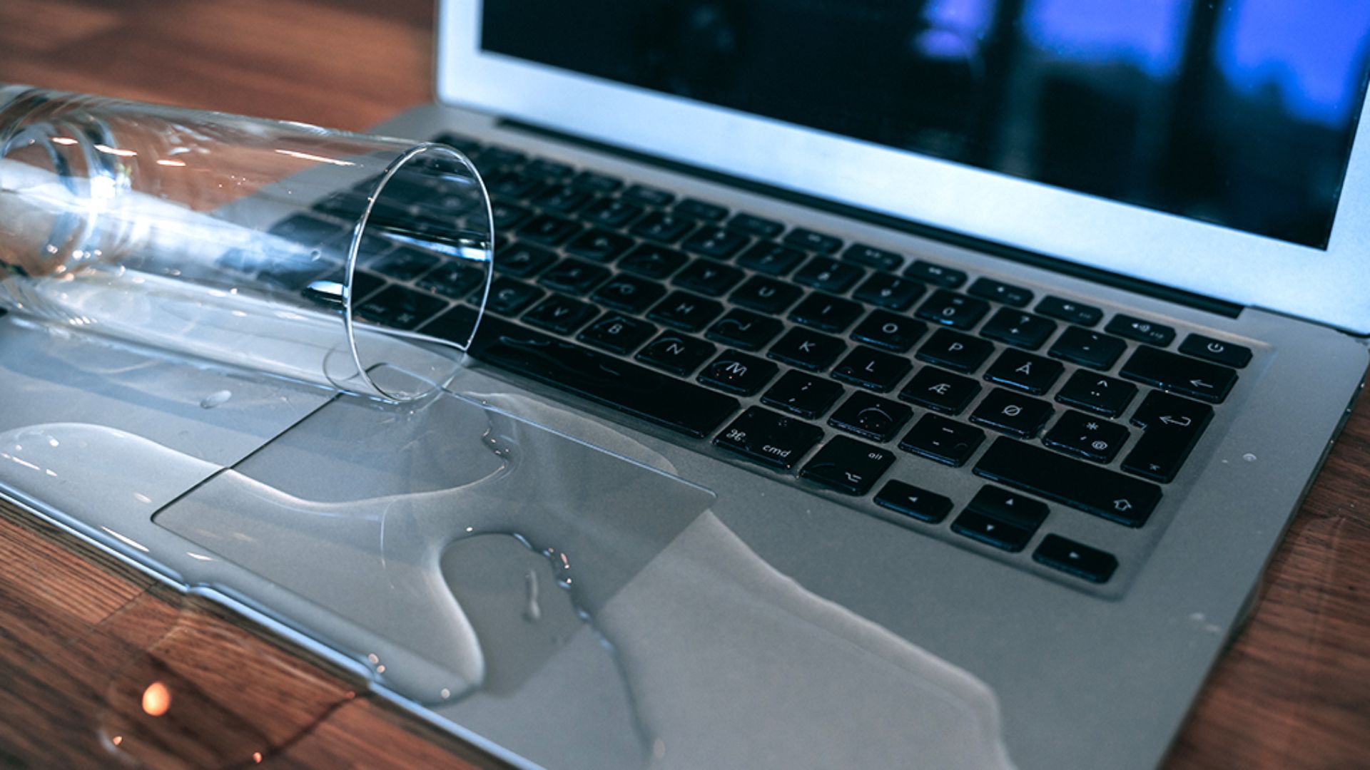 What To Do When Spilled Water On MacBook? 7 Ways To Repair It
