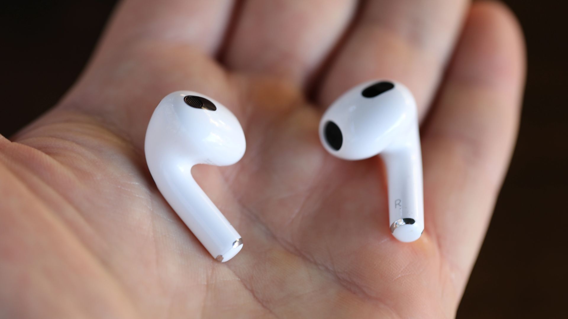 How To Check AirPod Battery Levels On Android Phone?