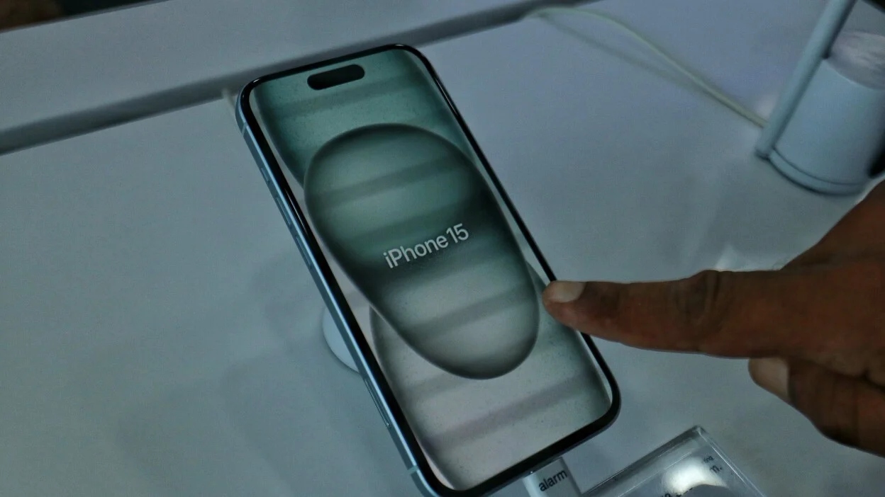 Apple Acknowledges IPhone 15 Overheating And Promises Fix